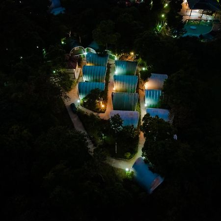 Mookanana Jungle Resort And Spa Hassan Exteriör bild