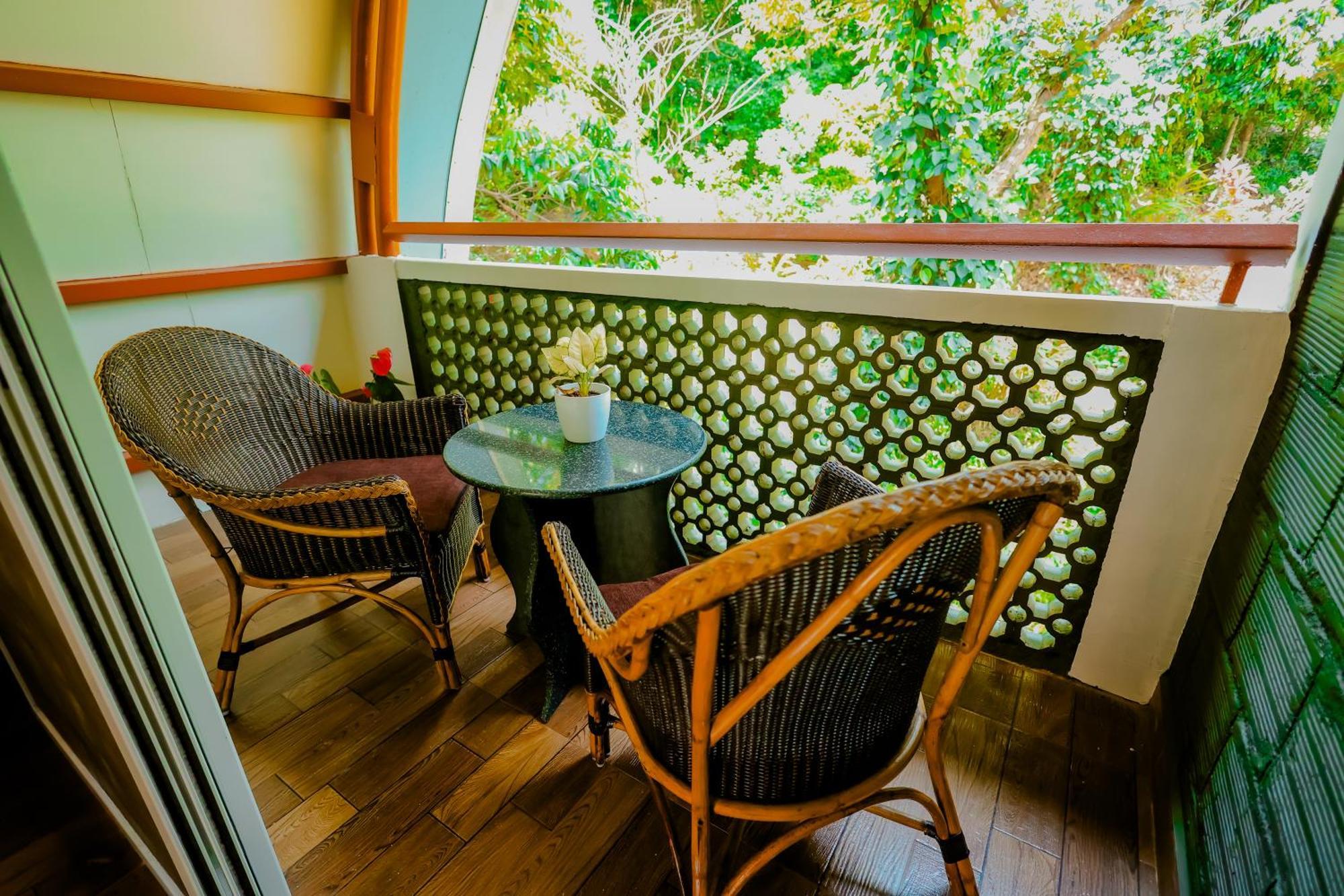 Mookanana Jungle Resort And Spa Hassan Exteriör bild
