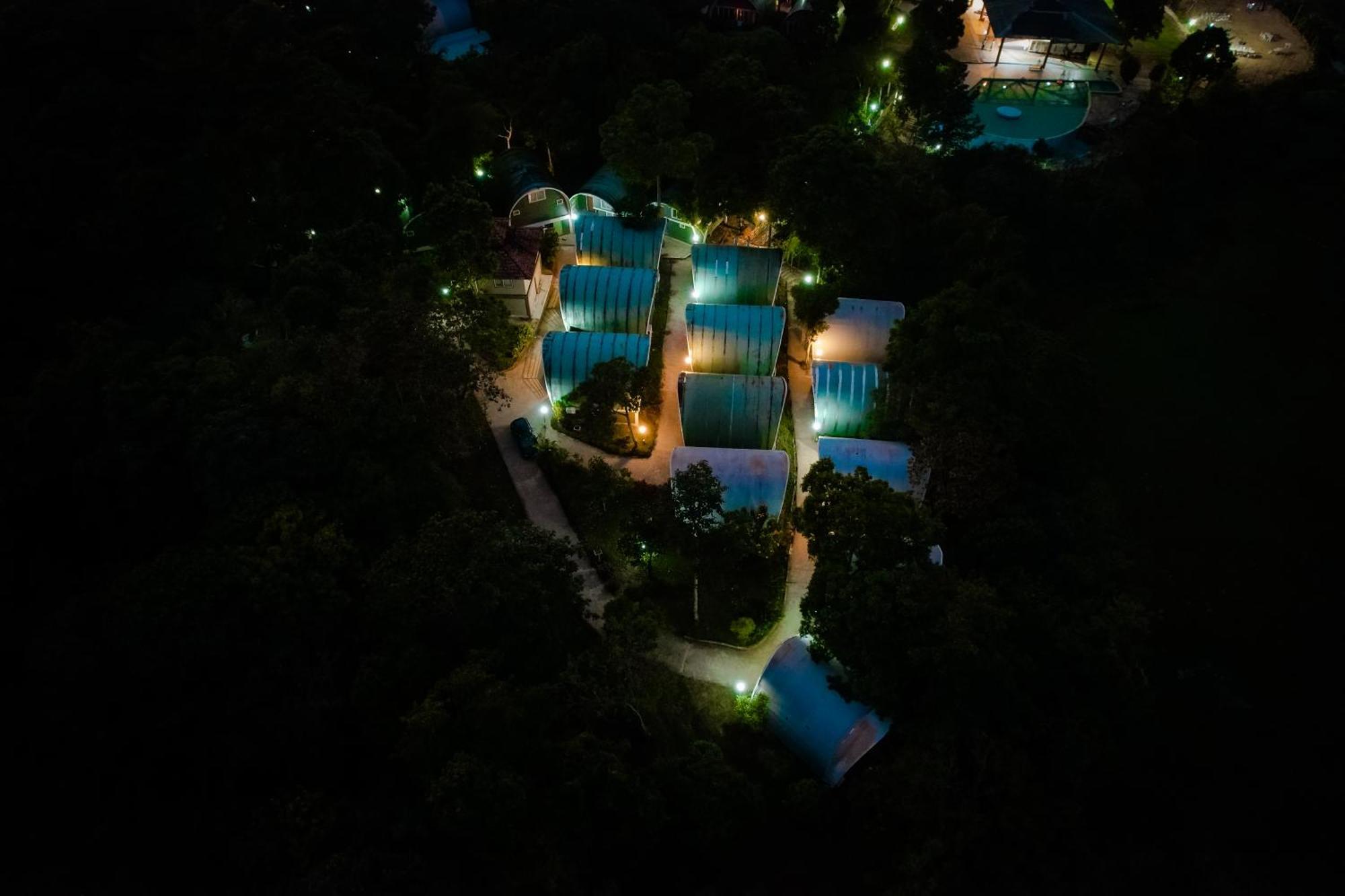 Mookanana Jungle Resort And Spa Hassan Exteriör bild